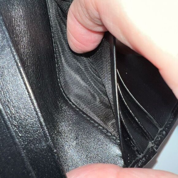 Gucci Suede and Leather Bi Fold Coin Purse Wallet (See photos and description) - Picture 9 of 11